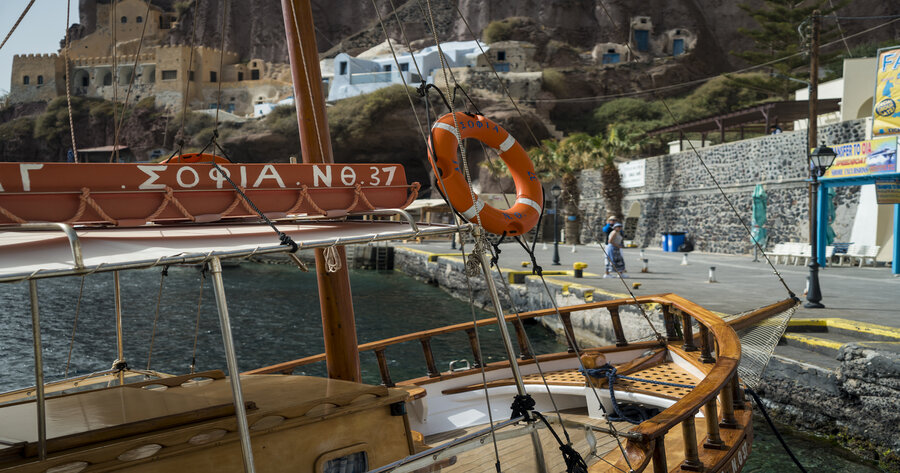 Thira Port